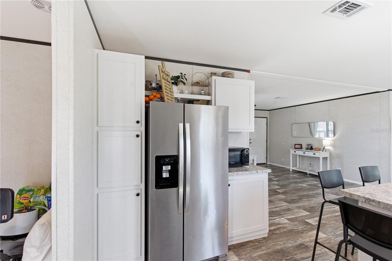 EVELYN HILLS - Residential