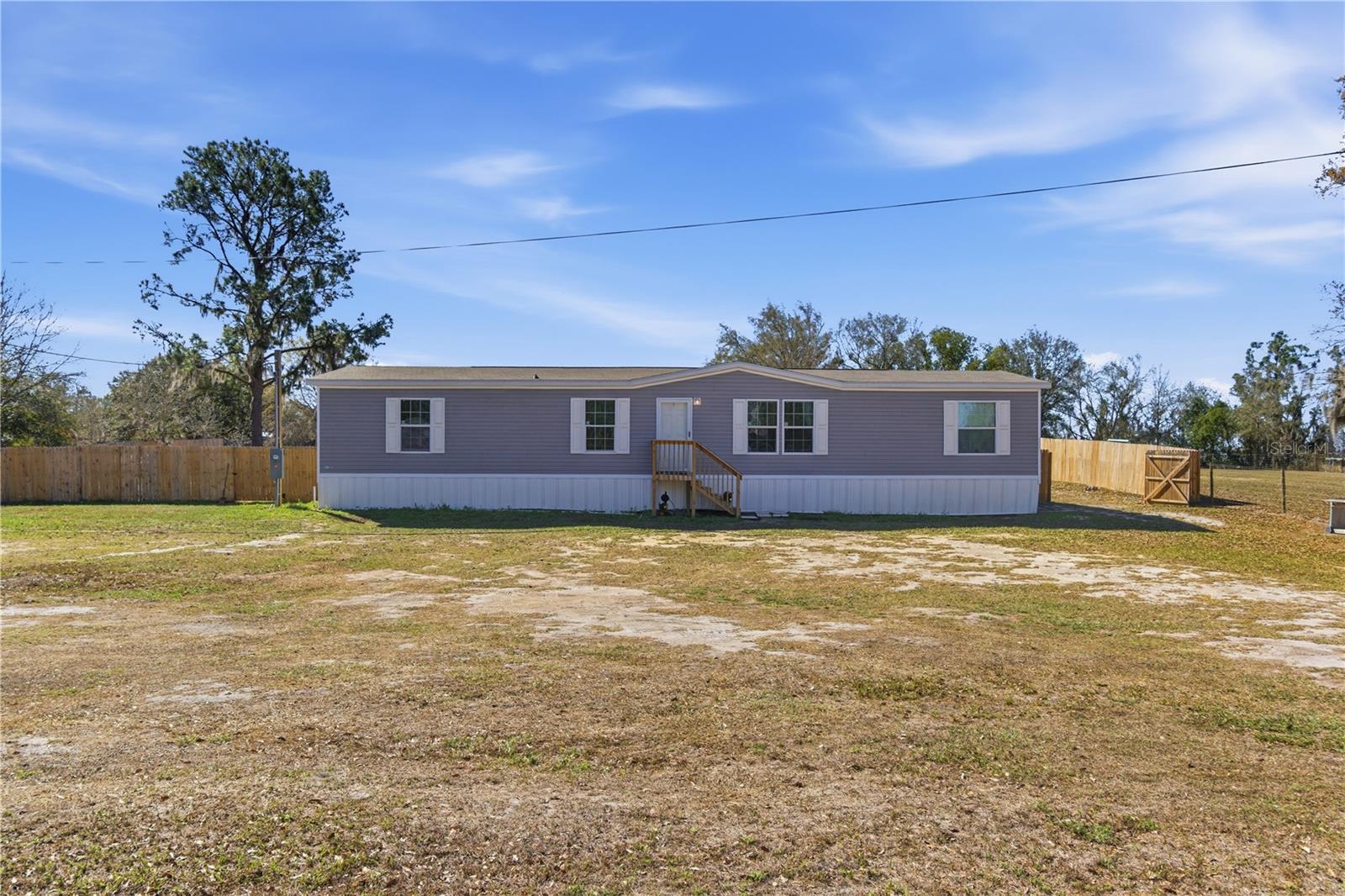 EVELYN HILLS - Residential