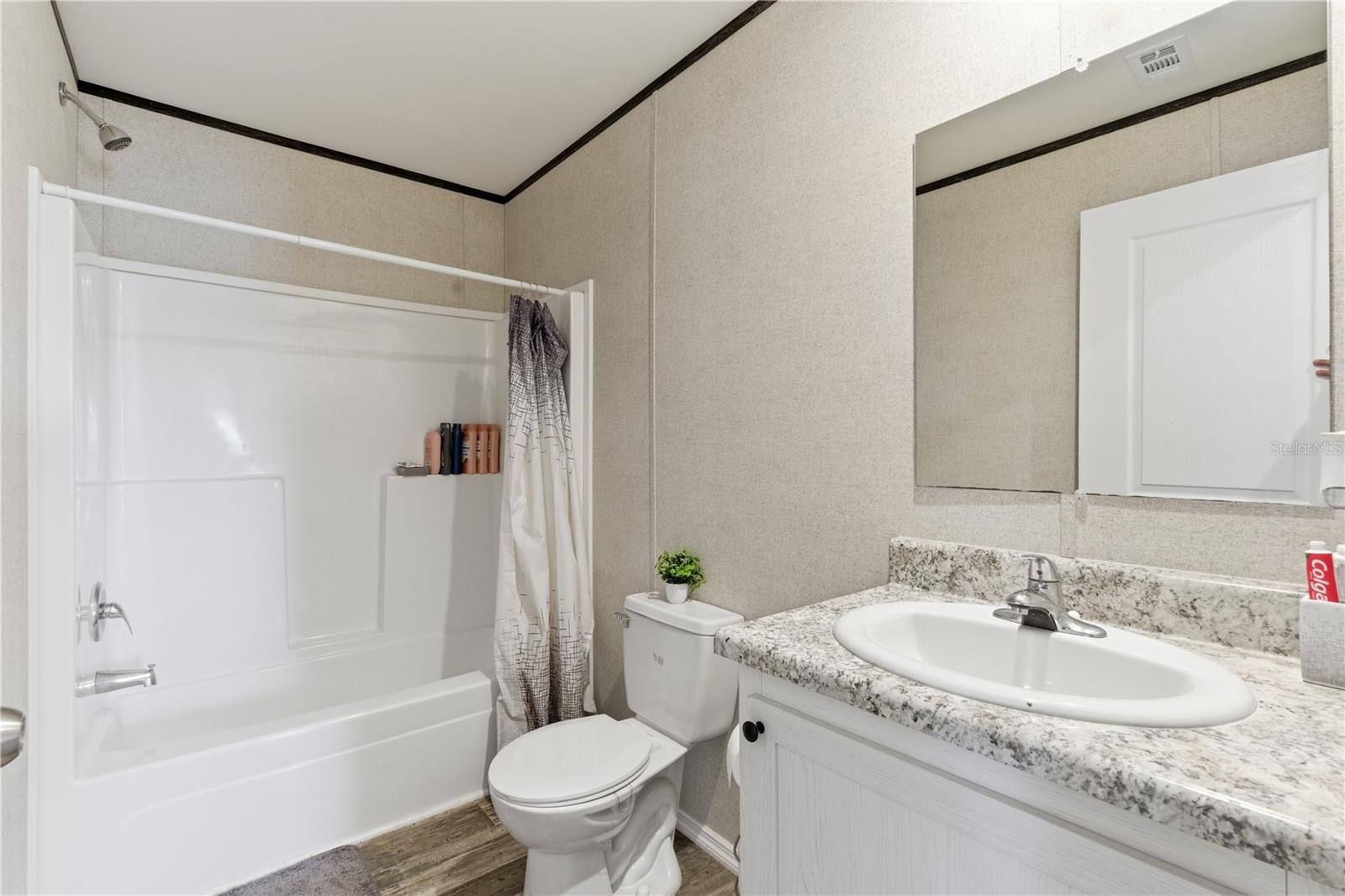 EVELYN HILLS - Residential