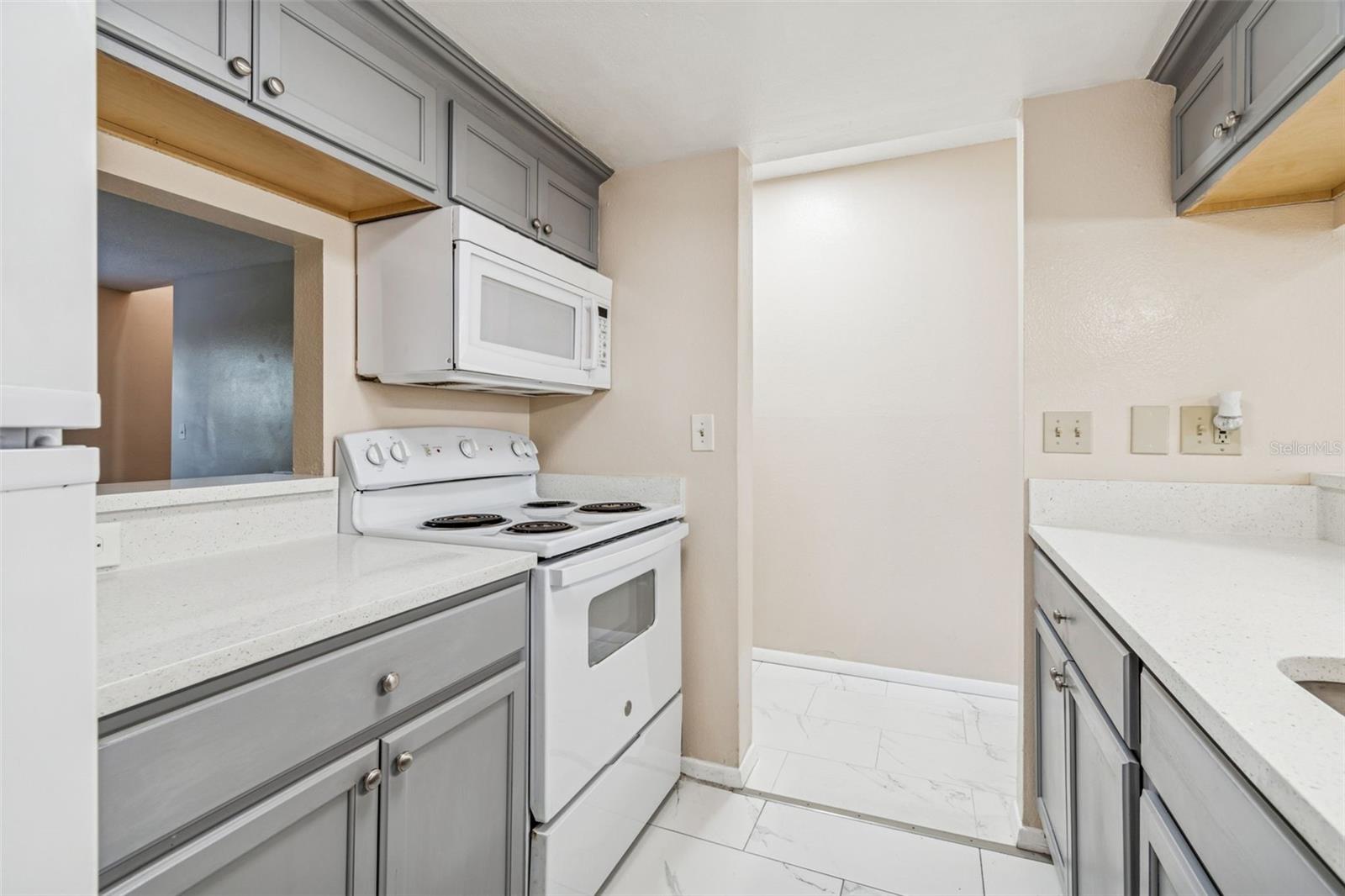 WATERSIDE CONDO I - Residential