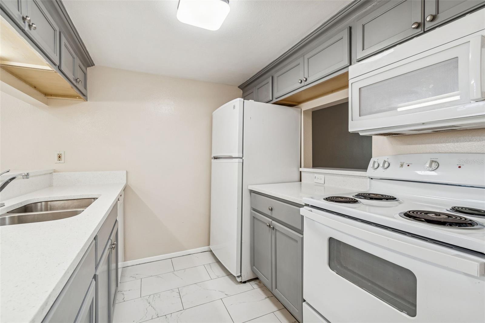 WATERSIDE CONDO I - Residential