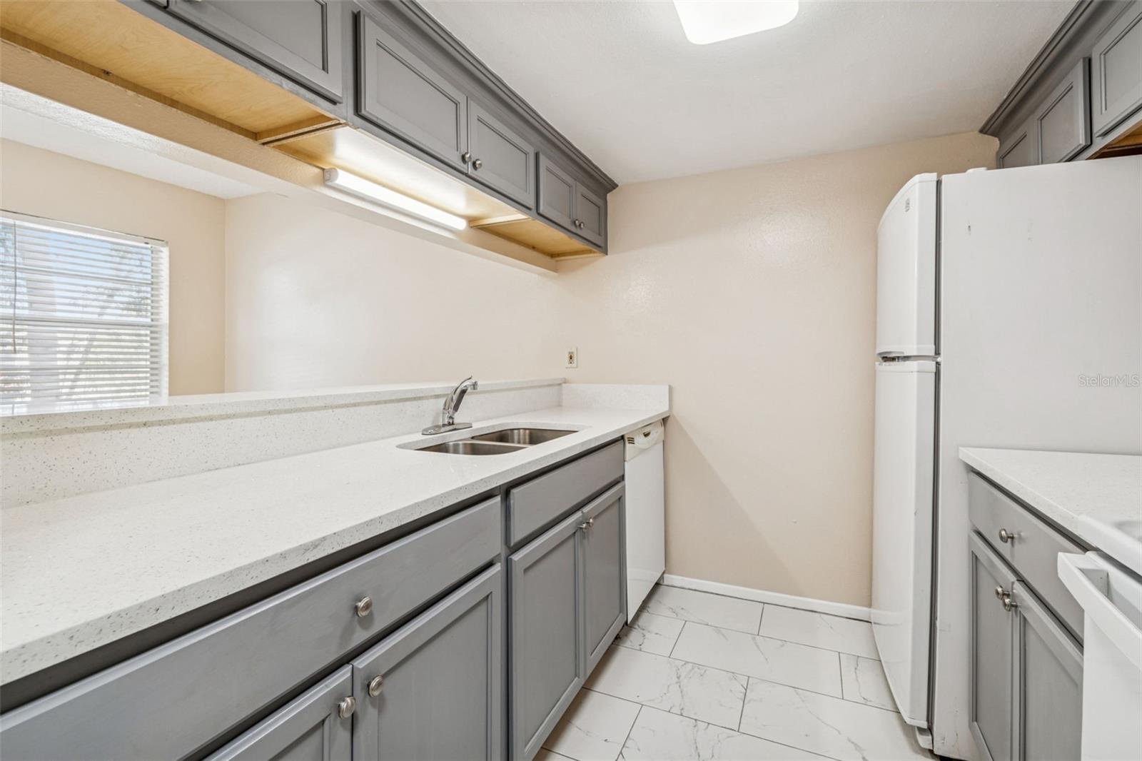 WATERSIDE CONDO I - Residential