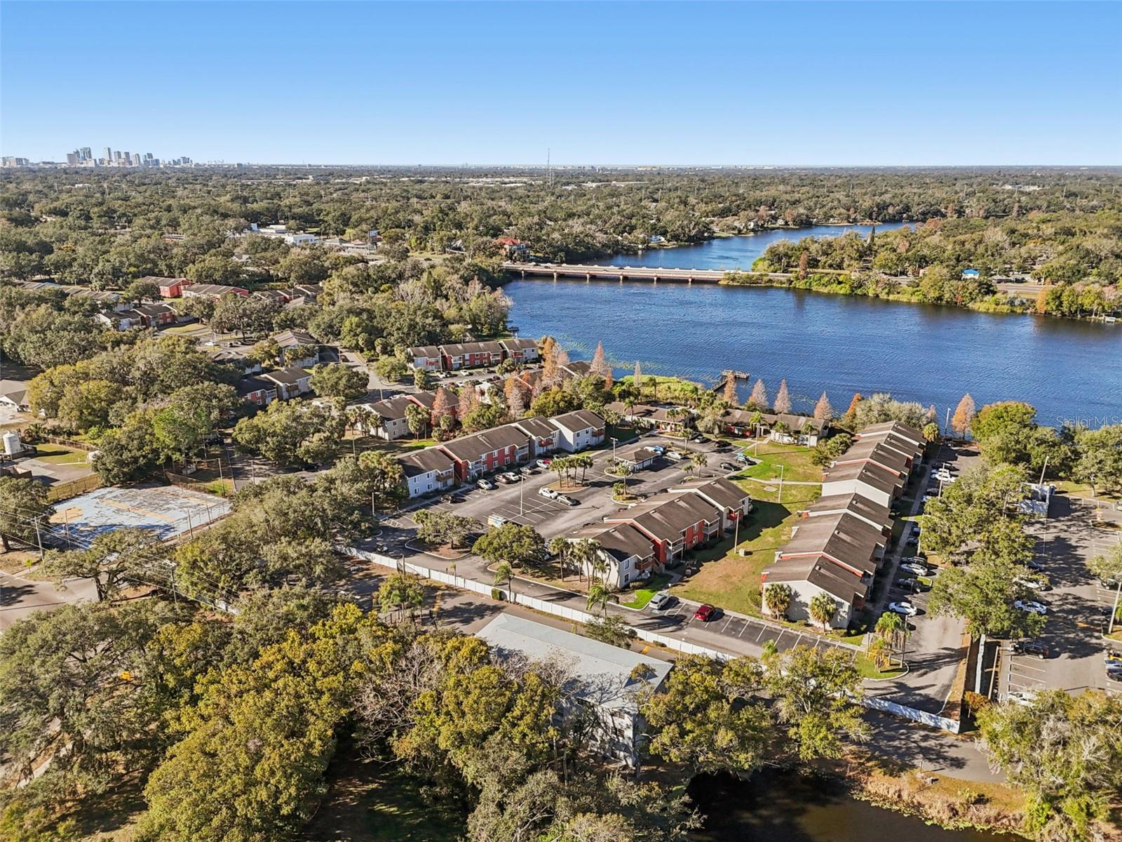 WATERSIDE CONDO I - Residential