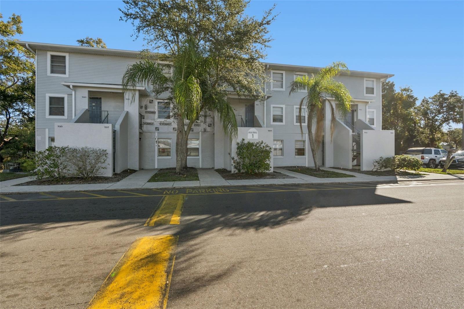 WATERSIDE CONDO I - Residential