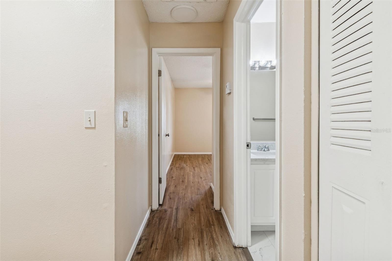 WATERSIDE CONDO I - Residential