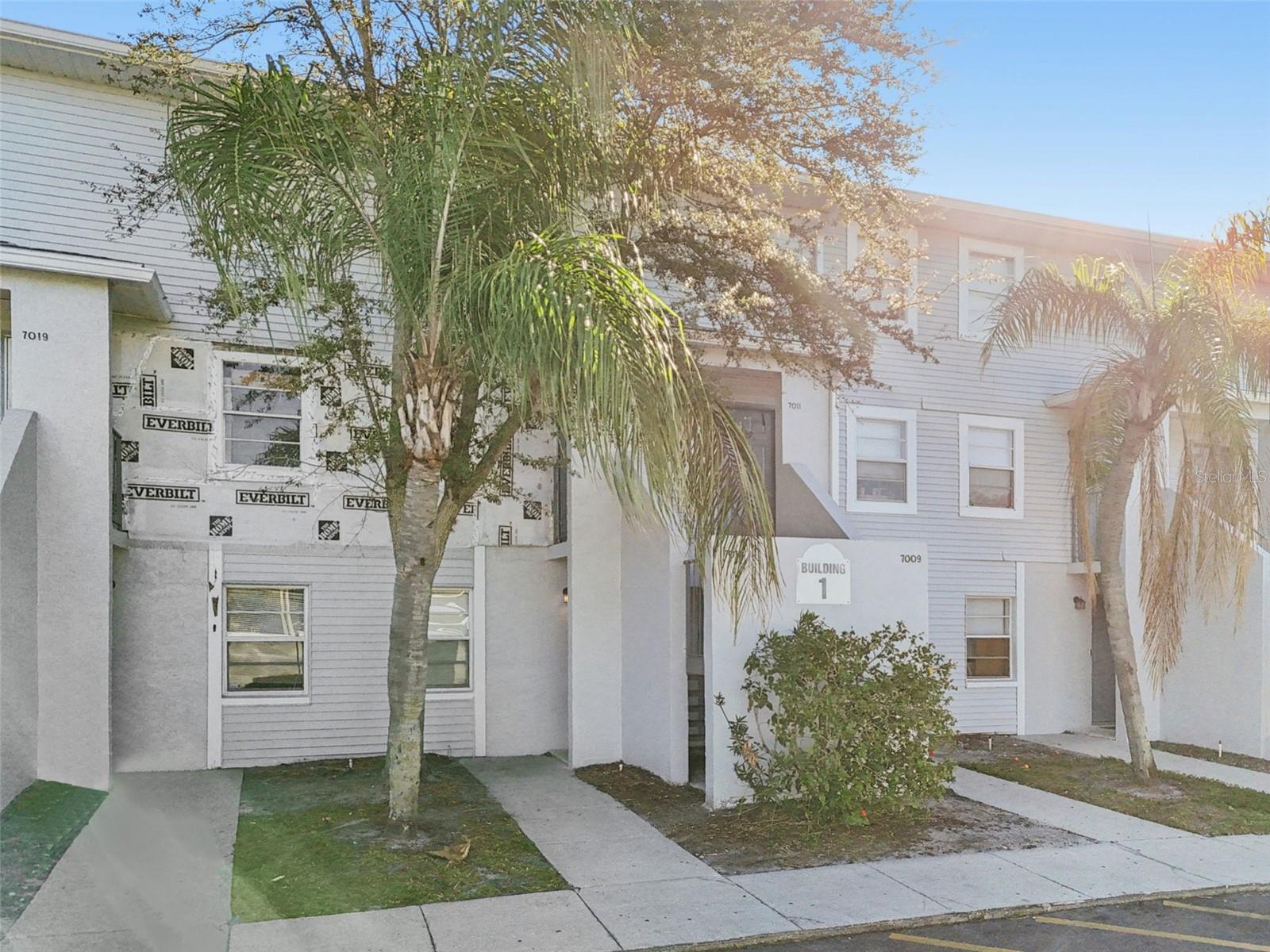 WATERSIDE CONDO I - Residential