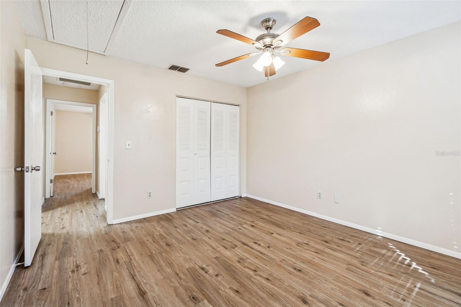 WATERSIDE CONDO I - Residential