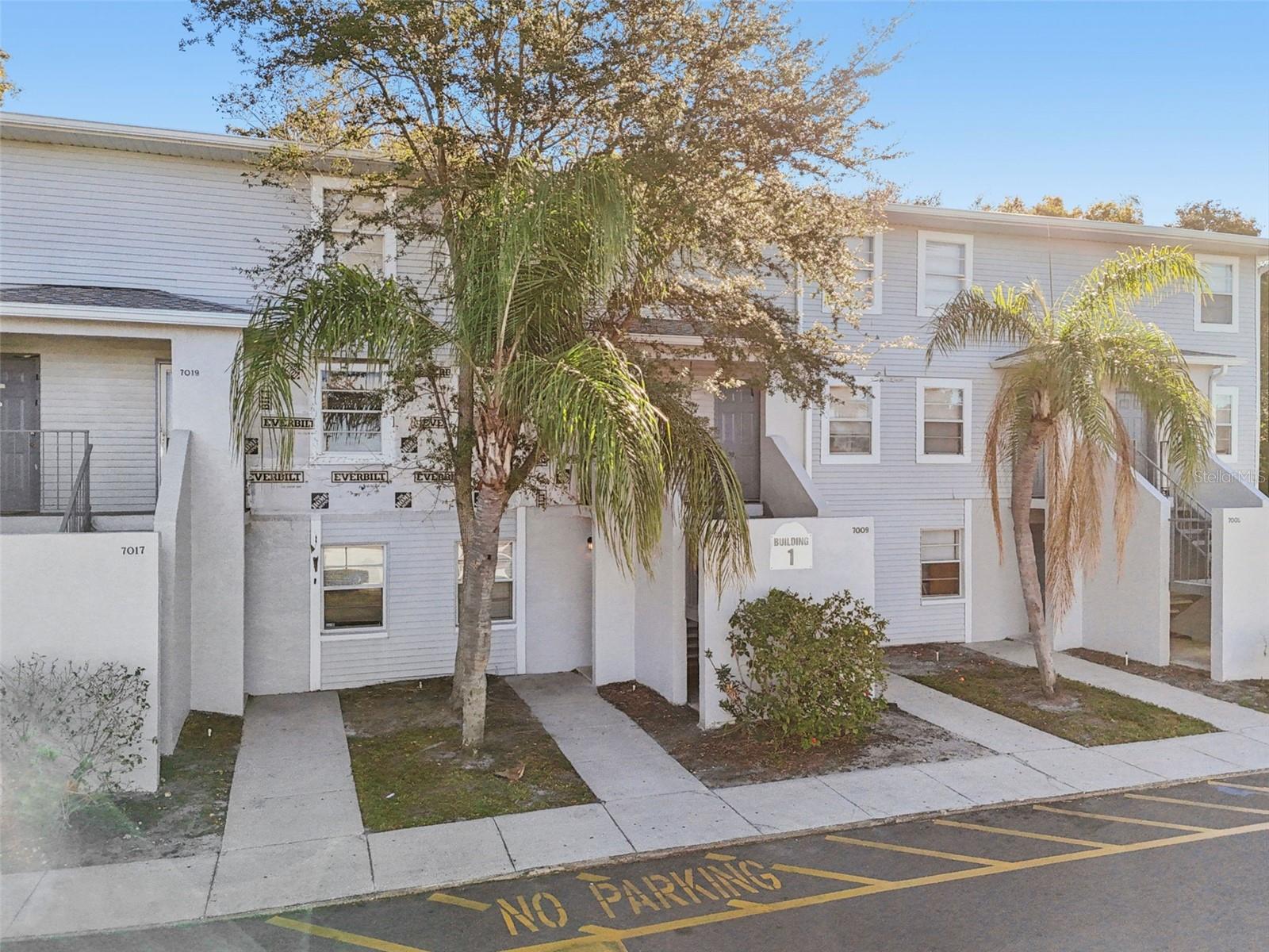 WATERSIDE CONDO I - Residential