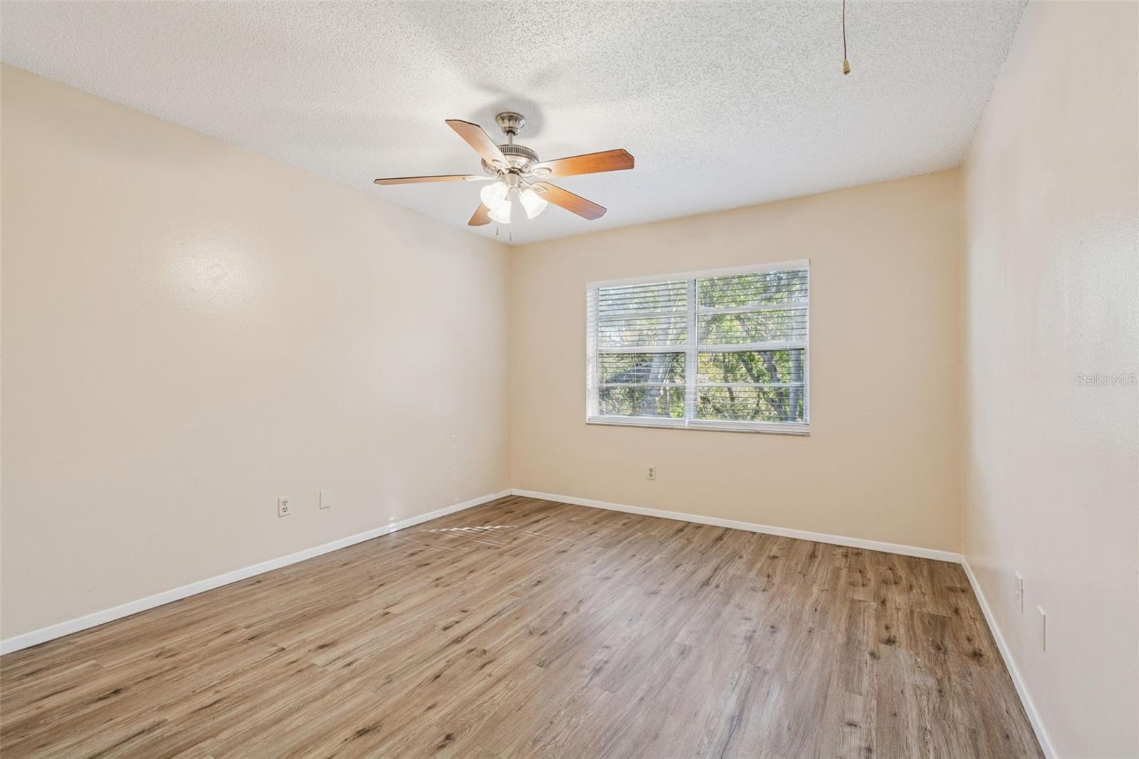 WATERSIDE CONDO I - Residential