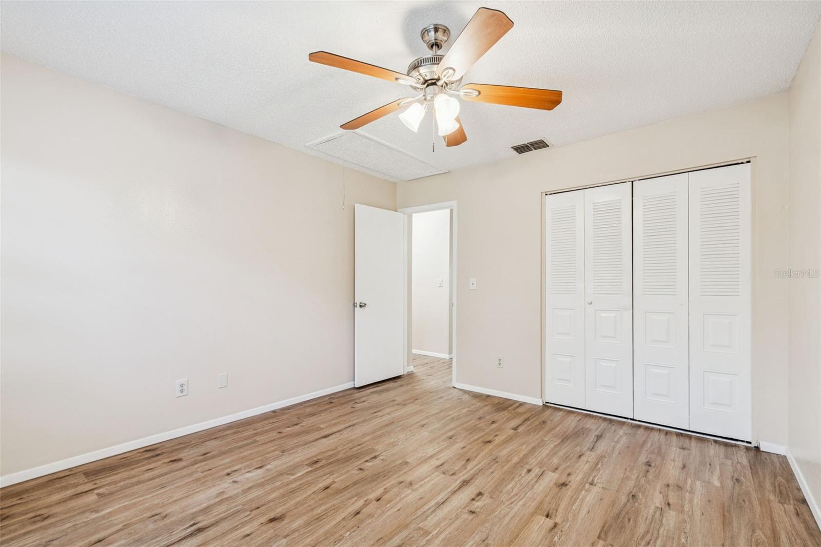 WATERSIDE CONDO I - Residential