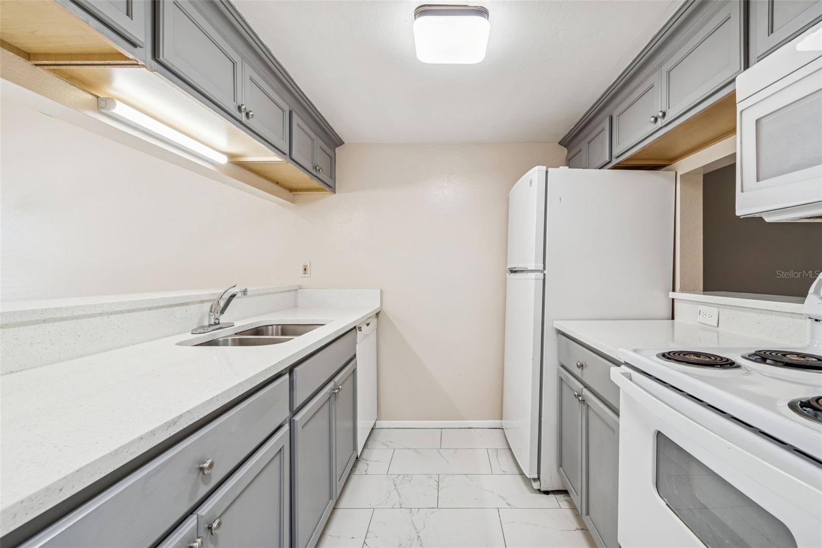 WATERSIDE CONDO I - Residential