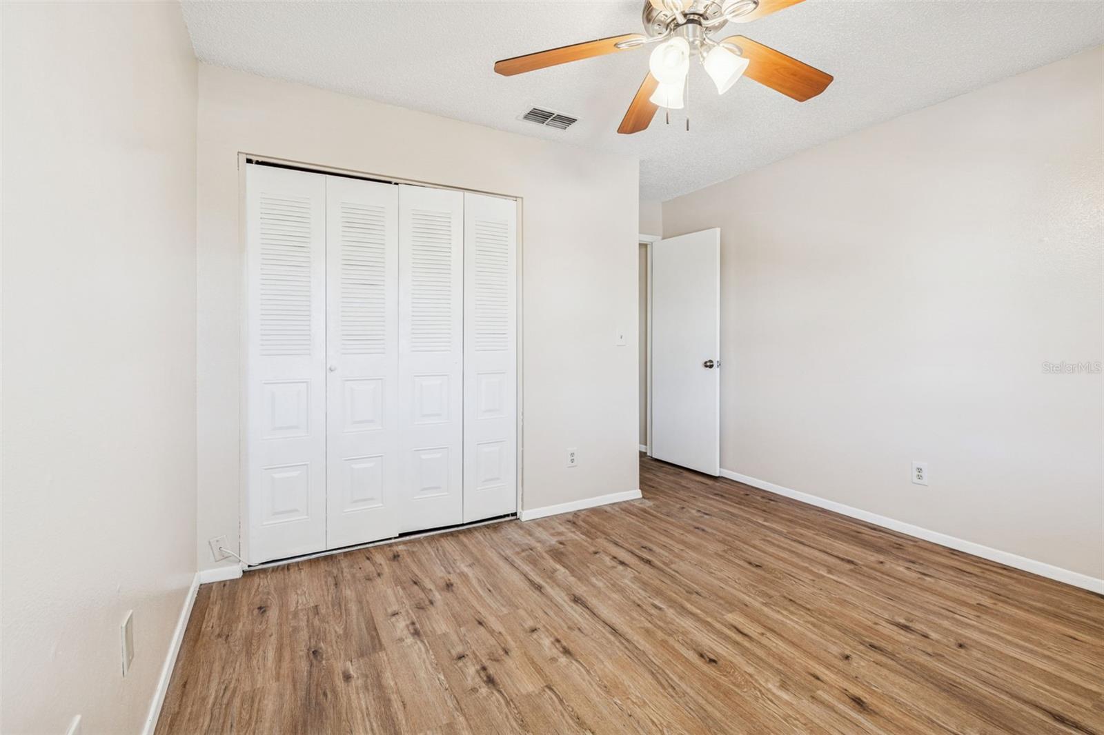 WATERSIDE CONDO I - Residential