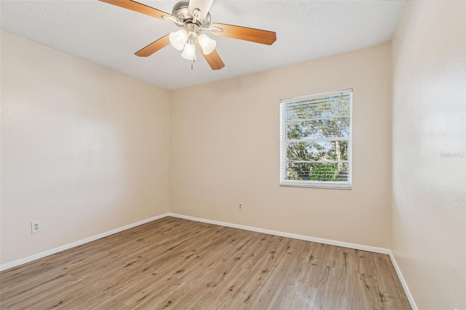 WATERSIDE CONDO I - Residential