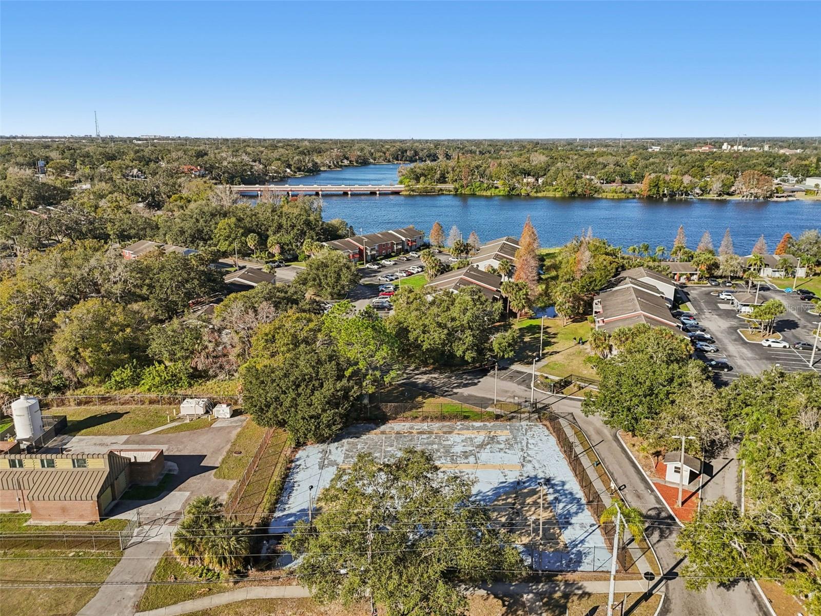 WATERSIDE CONDO I - Residential