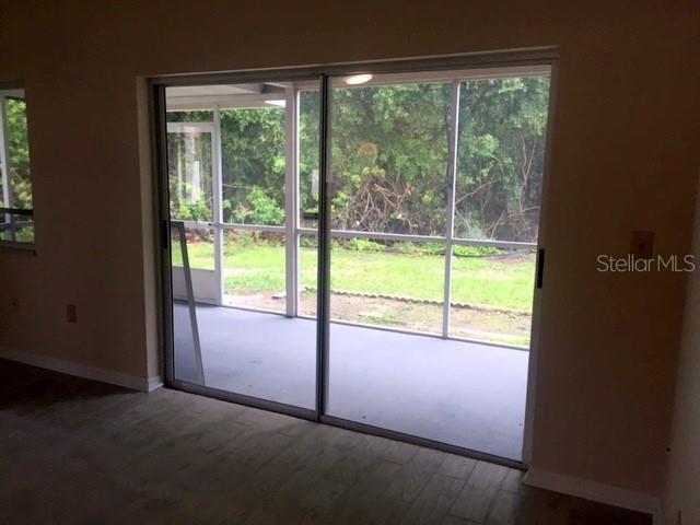 A POR OF MEADOWGLEN - Residential Lease