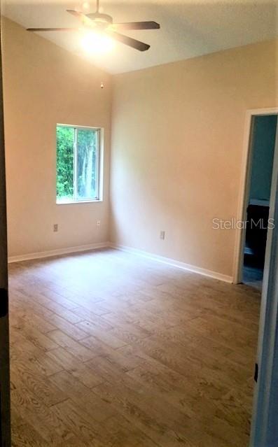 A POR OF MEADOWGLEN - Residential Lease