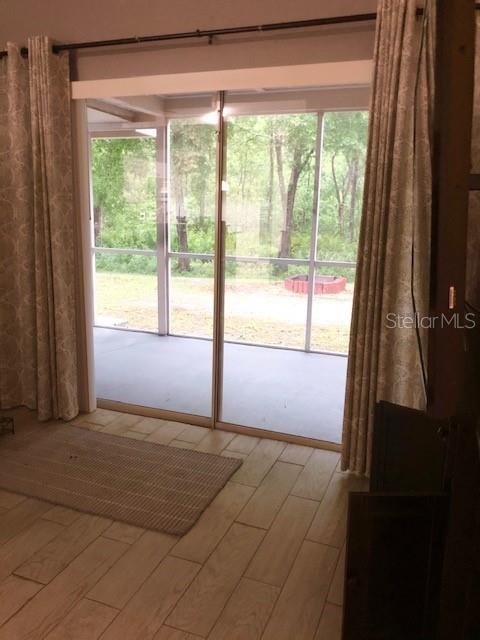 A POR OF MEADOWGLEN - Residential Lease