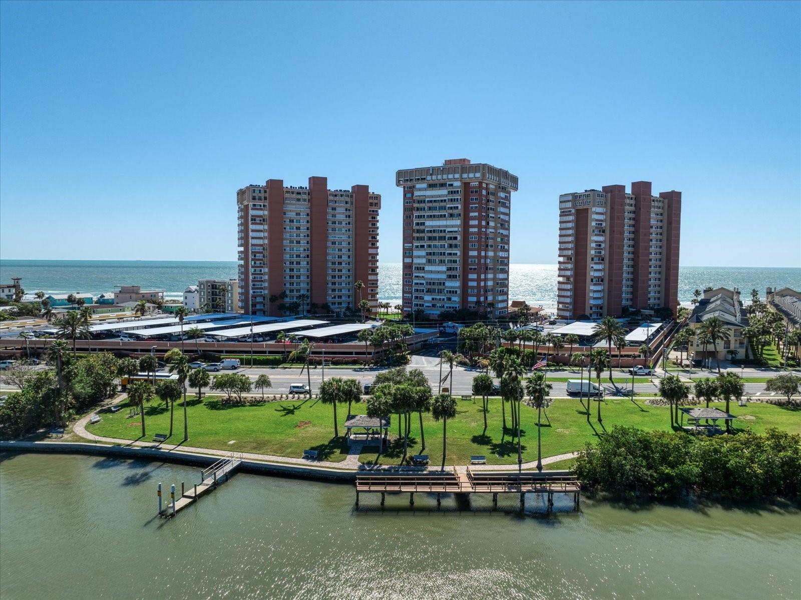 REDINGTON TOWERS BLDG 2 CONDO - Residential