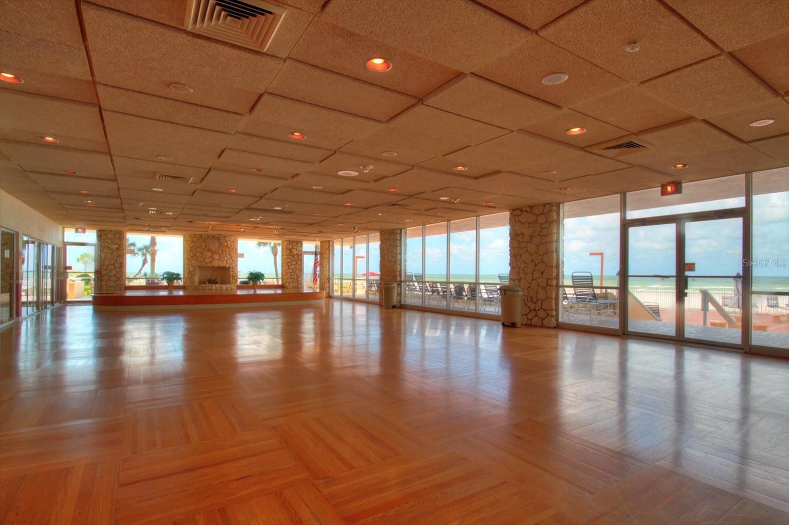 REDINGTON TOWERS BLDG 2 CONDO - Residential