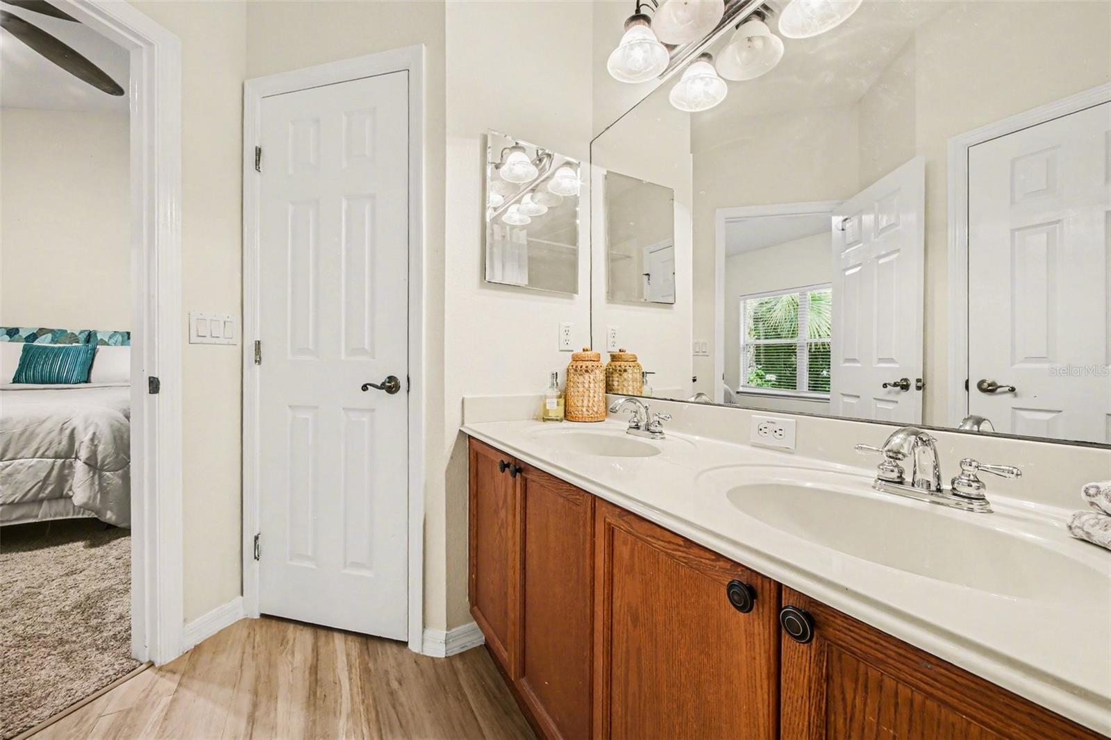 BARCLAY RESERVE TOWNHOMES - Residential