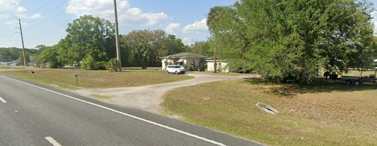 Just over an acre of highway frontage with superior visibility in North DeLand. 335’ along Hwy 17 (N. Woodland Blvd). B-4CA general commercial zoning currently in place on both parcels. The building has a total of 1,000 sqft of transitioned res/comm office space. Seller will entertain holding a PMM for the right buyer and deal. Tenancy currently in place is MTM. Call and schedule a showing of this great commercial opportunity for you existing or new business.