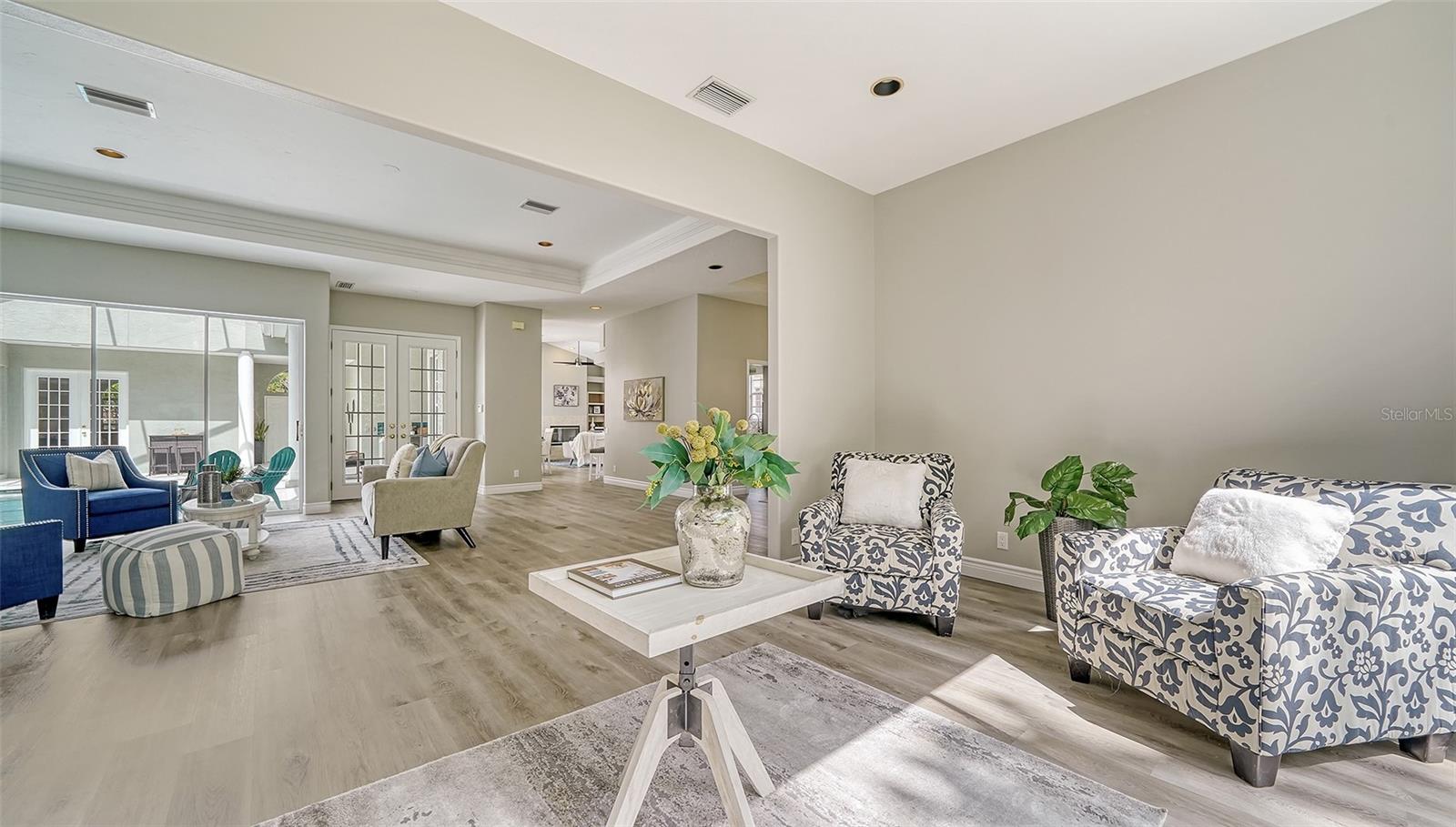 UNIVERSITY PARK COUNTRY CLUB - Residential