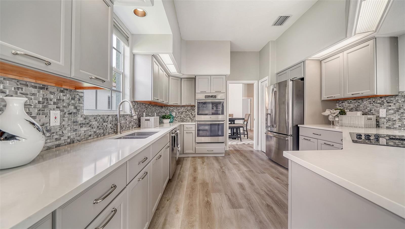 UNIVERSITY PARK COUNTRY CLUB - Residential