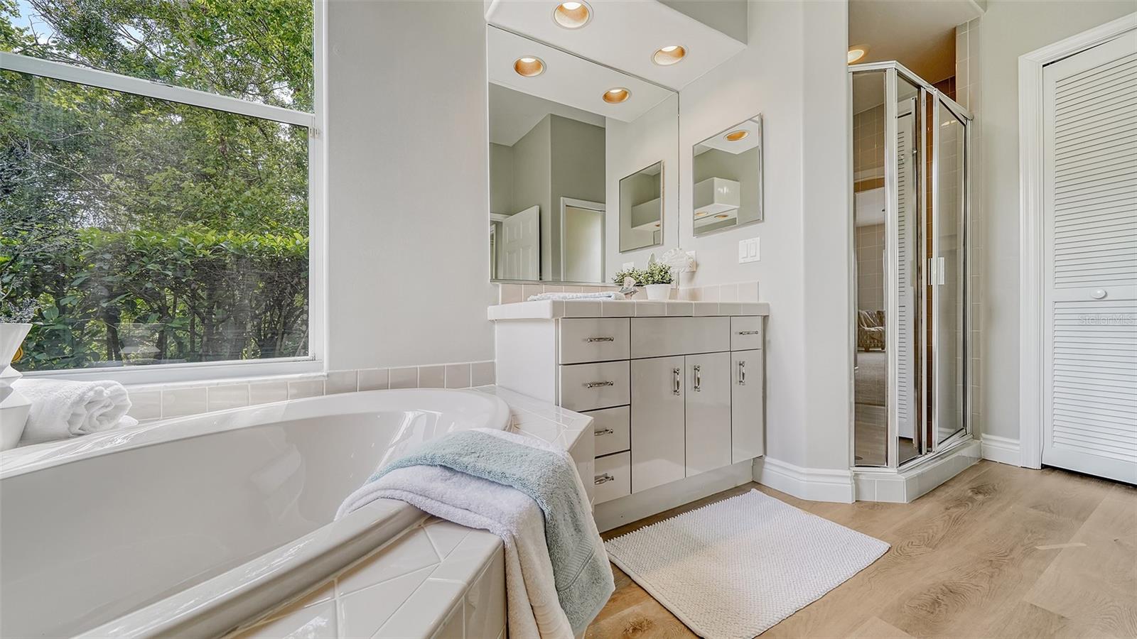 UNIVERSITY PARK COUNTRY CLUB - Residential