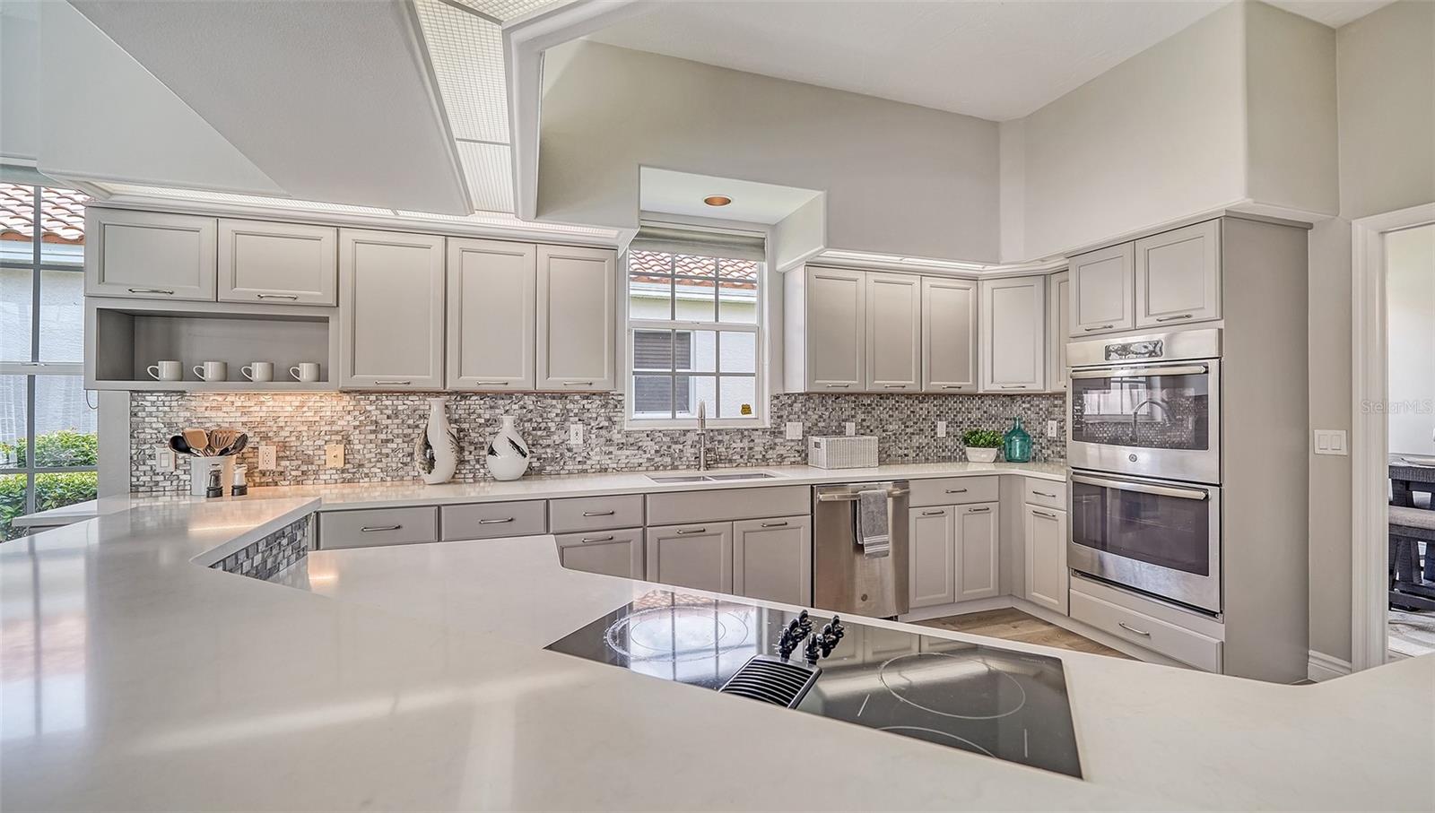 UNIVERSITY PARK COUNTRY CLUB - Residential