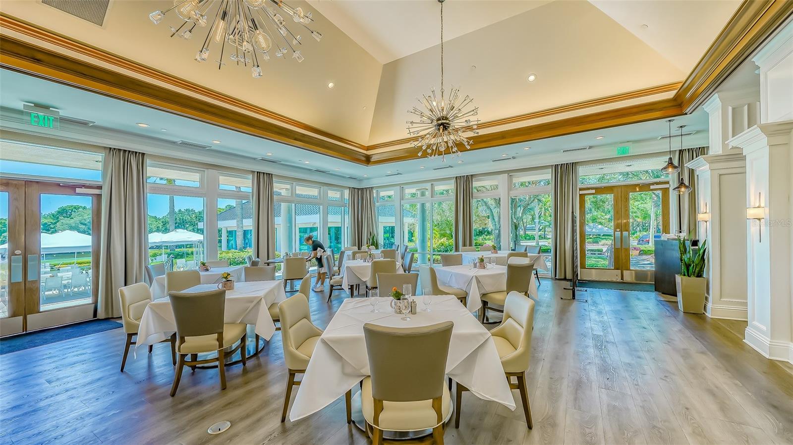 UNIVERSITY PARK COUNTRY CLUB - Residential