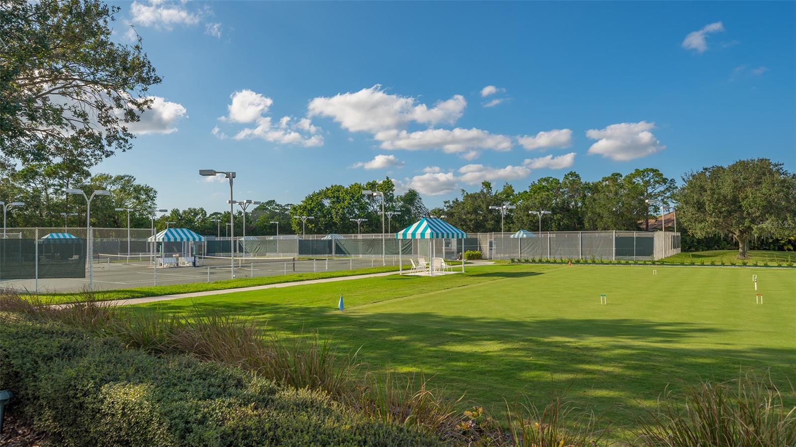 UNIVERSITY PARK COUNTRY CLUB - Residential