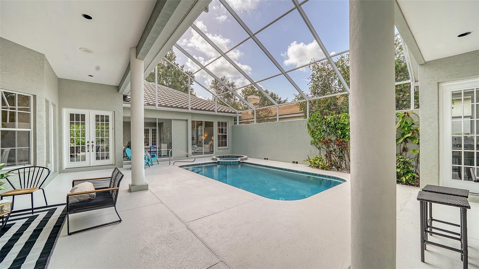 UNIVERSITY PARK COUNTRY CLUB - Residential