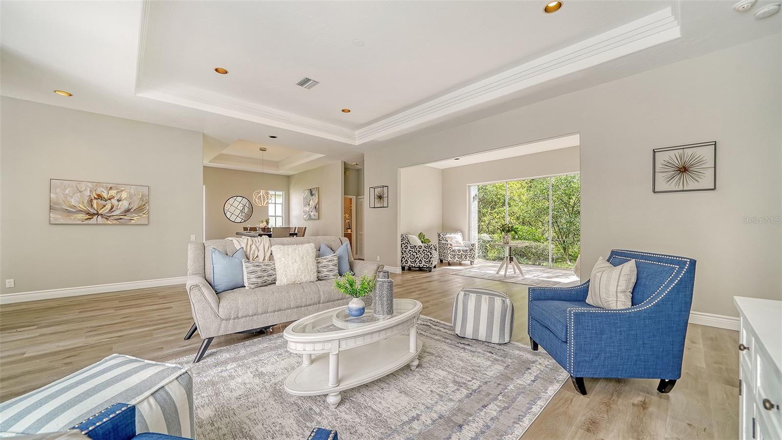 UNIVERSITY PARK COUNTRY CLUB - Residential