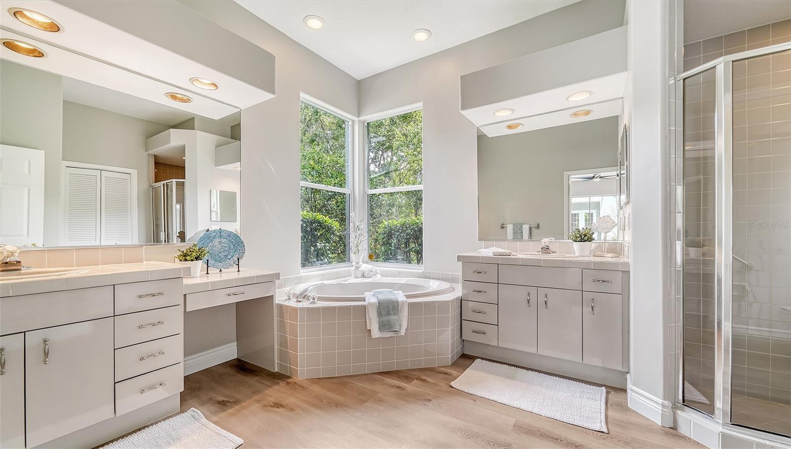 UNIVERSITY PARK COUNTRY CLUB - Residential