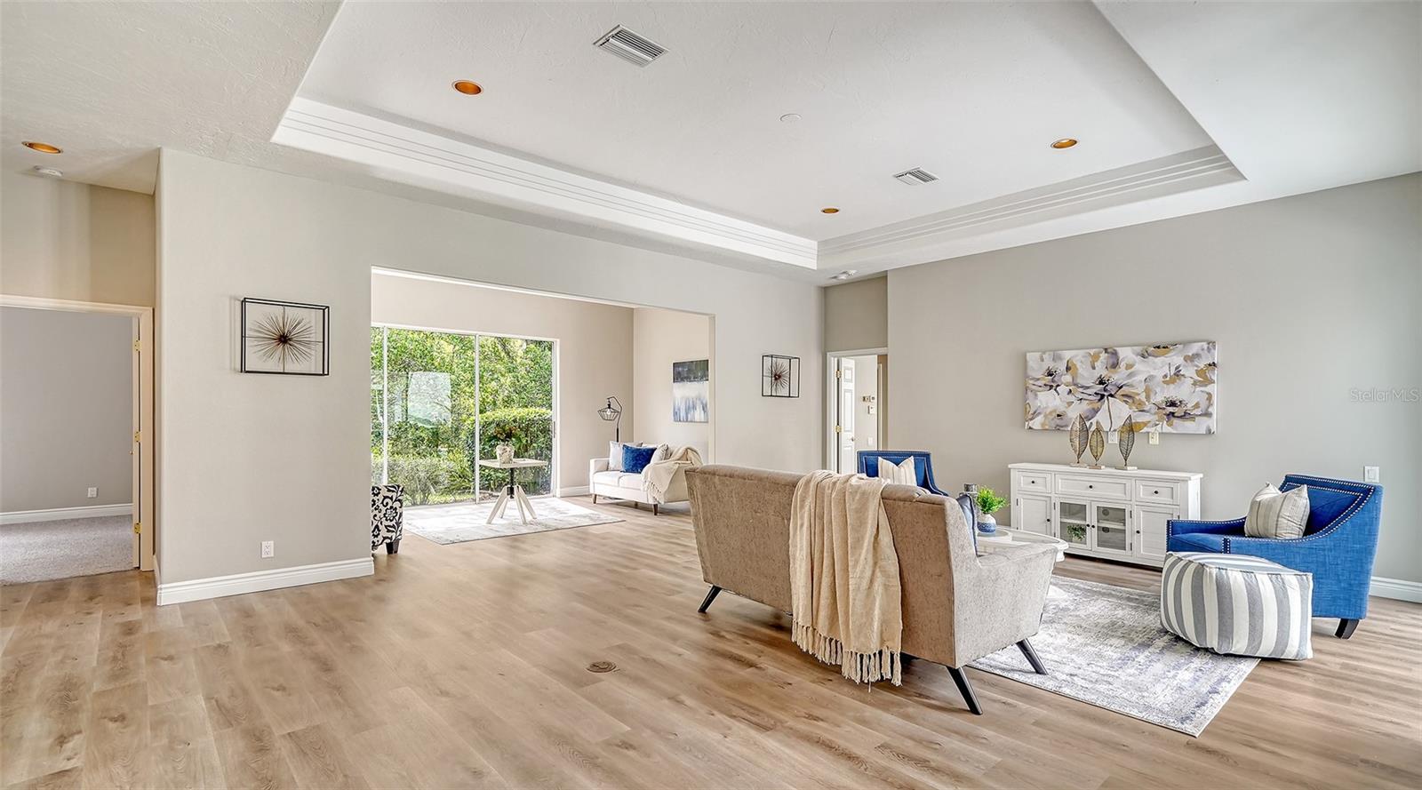 UNIVERSITY PARK COUNTRY CLUB - Residential