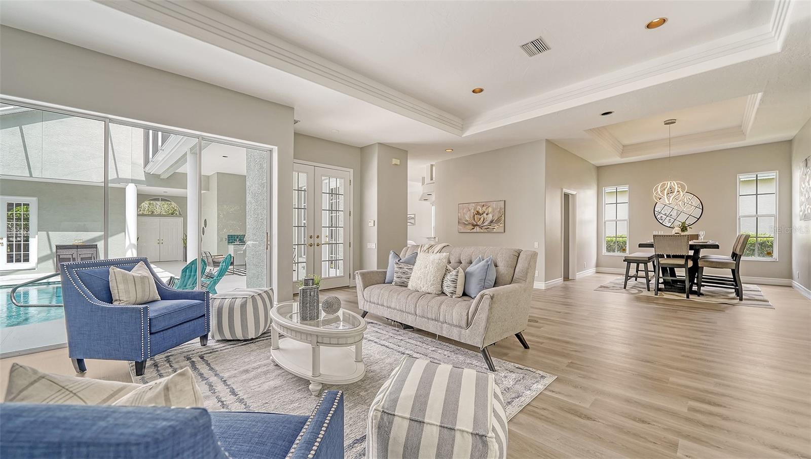 UNIVERSITY PARK COUNTRY CLUB - Residential