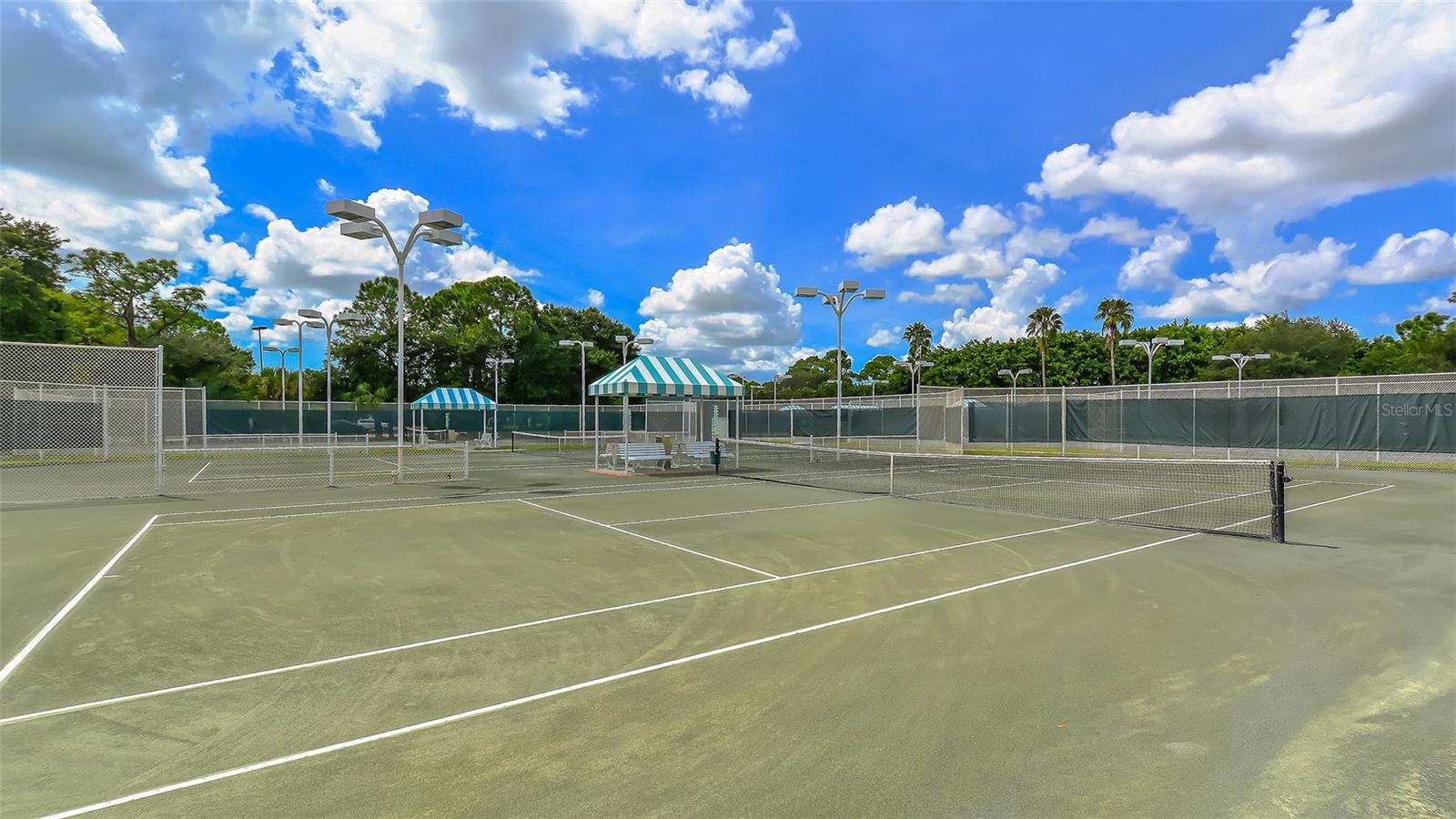 UNIVERSITY PARK COUNTRY CLUB - Residential