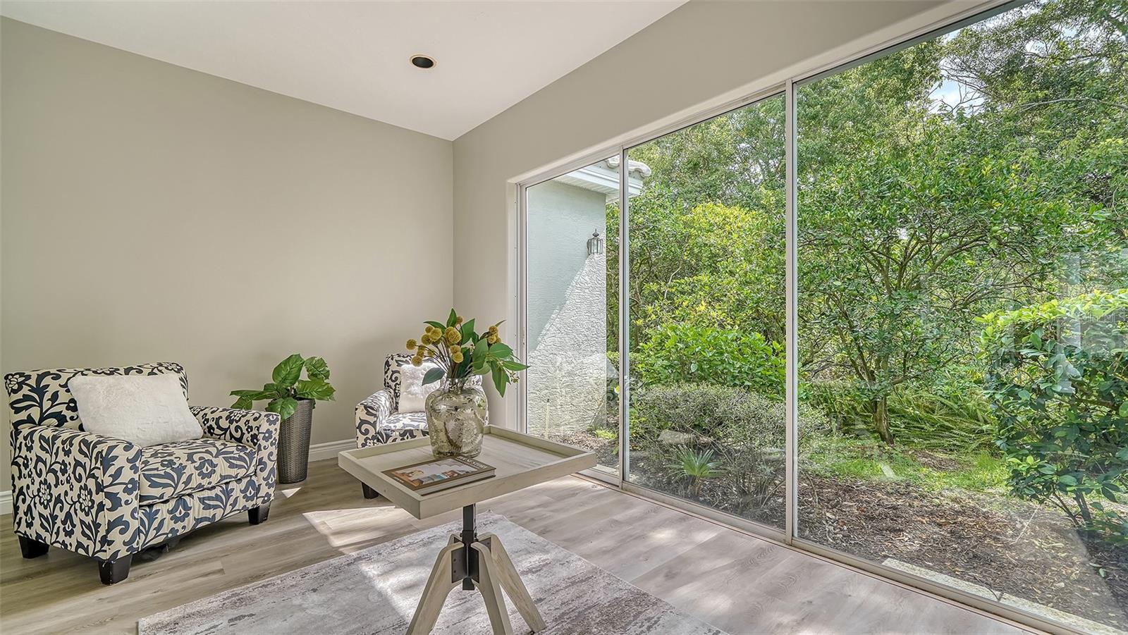 UNIVERSITY PARK COUNTRY CLUB - Residential