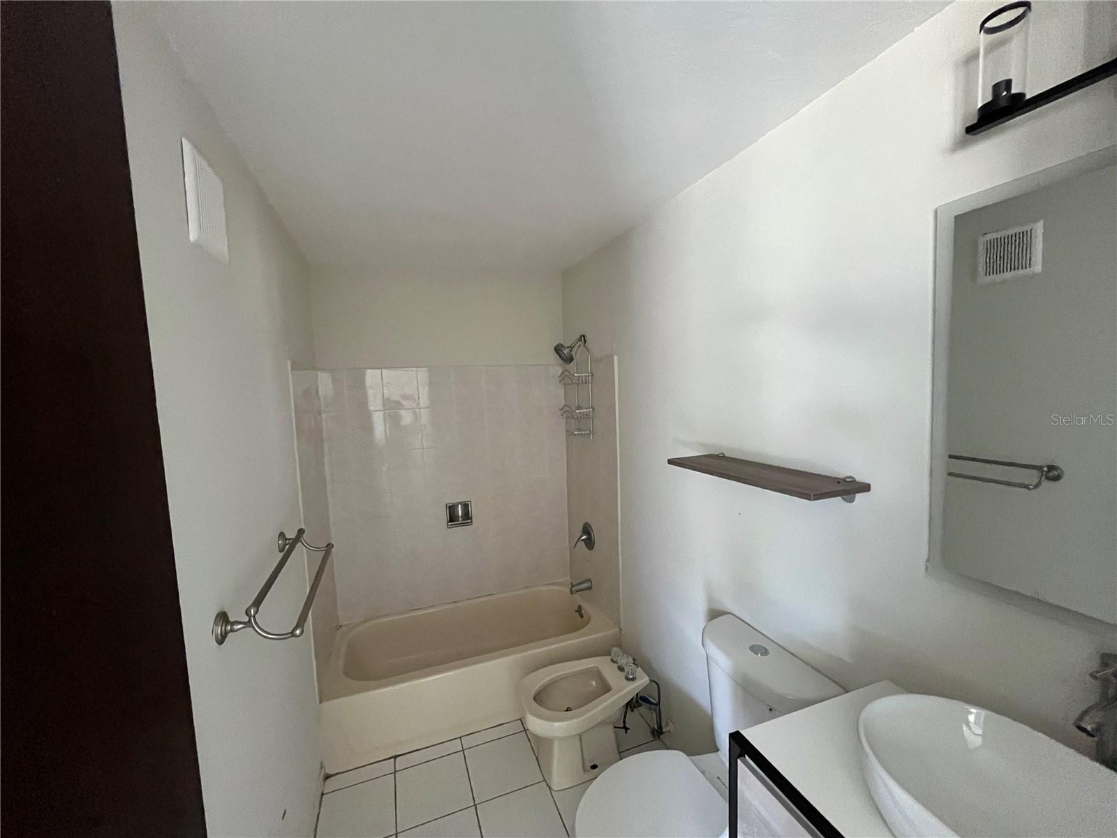 CONDOMINIO VISTA REAL - Residential