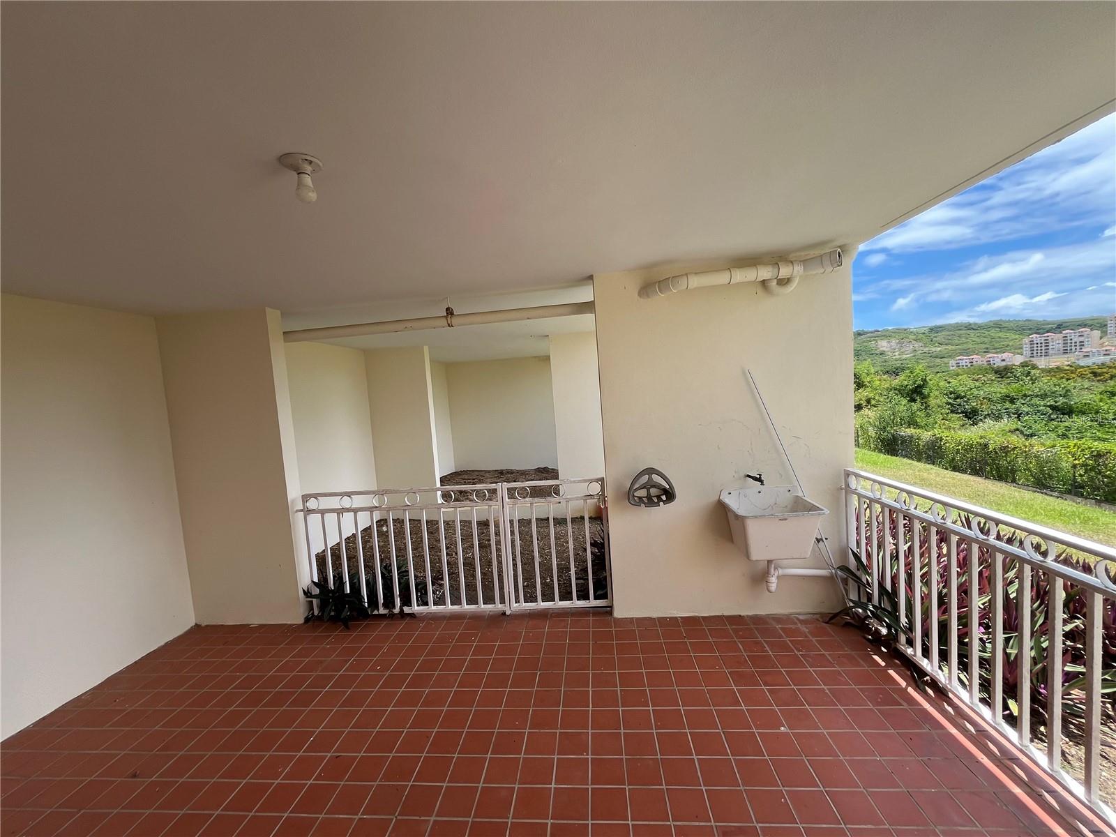 CONDOMINIO VISTA REAL - Residential