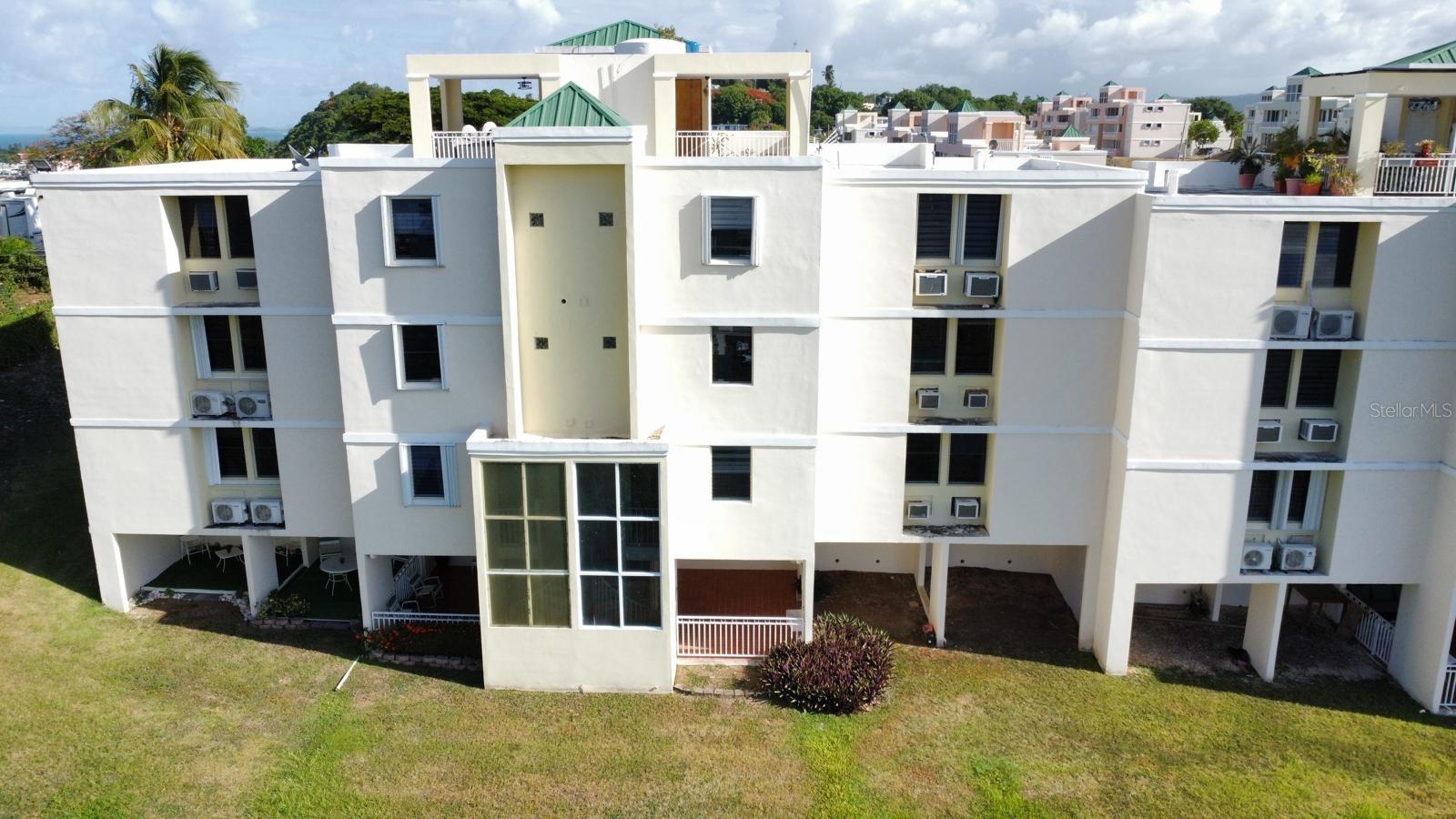 CONDOMINIO VISTA REAL - Residential