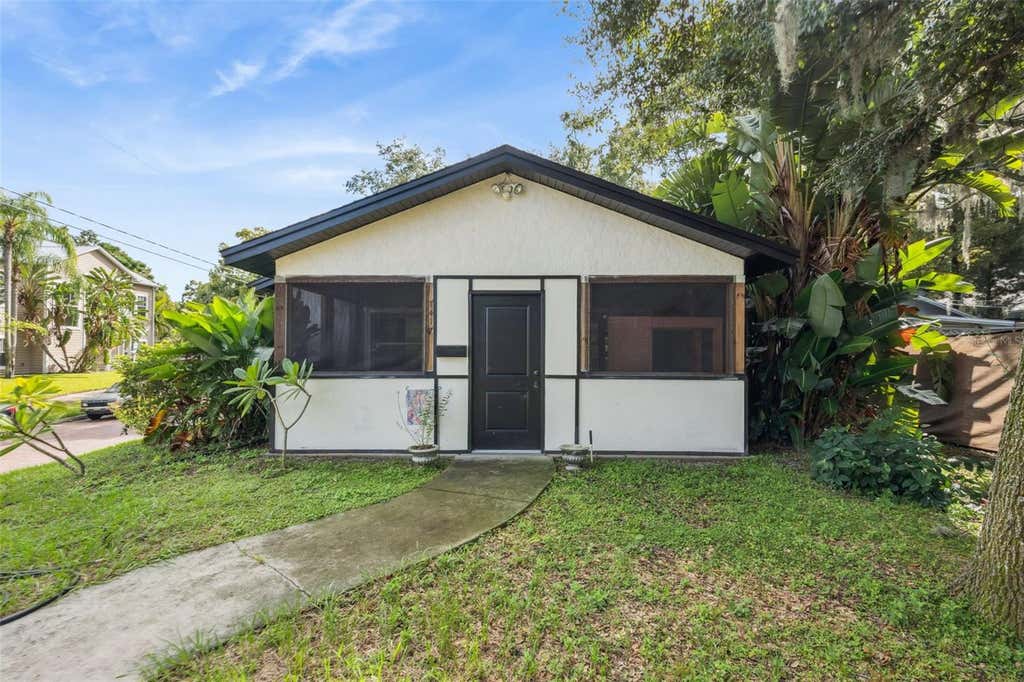Photo of 1417 Belgrade Avenue, Orlando, FL 32803 (MLS # W7888842)