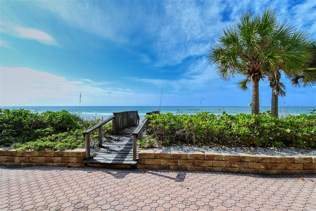 SLEEPY LAGOON - Residential