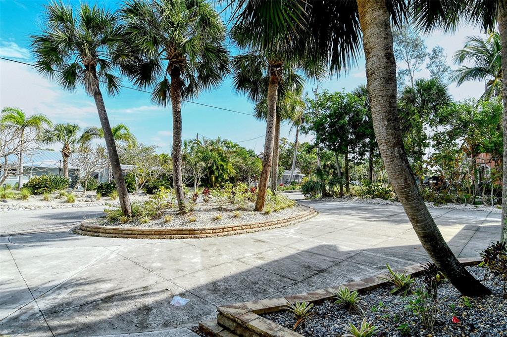 SLEEPY LAGOON - Residential