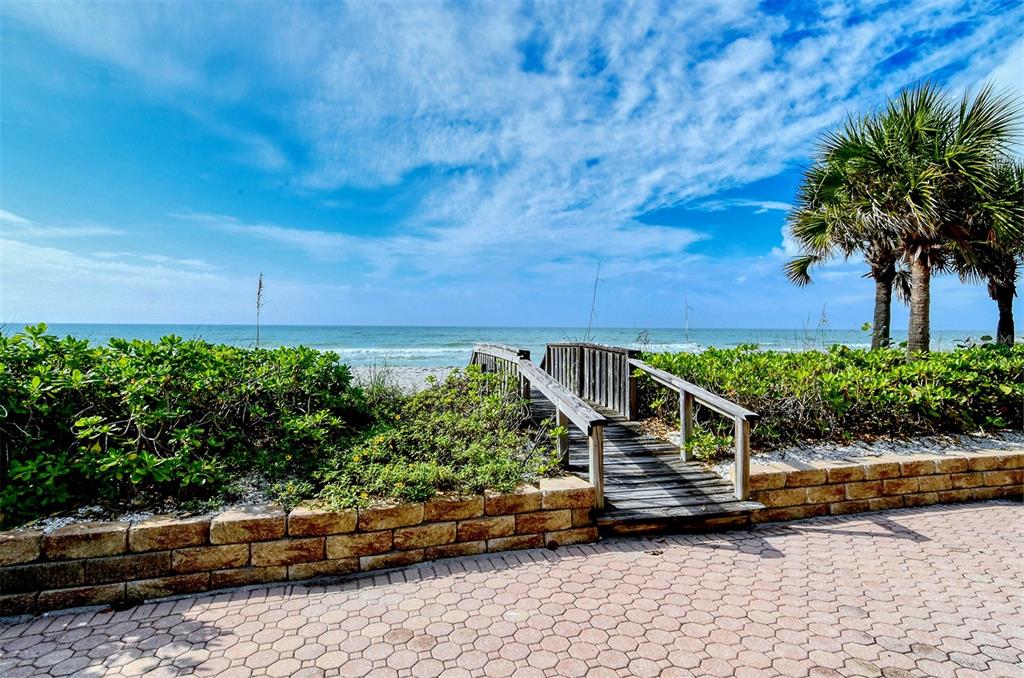 SLEEPY LAGOON - Residential