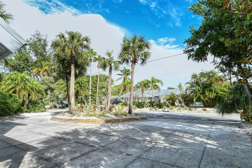 SLEEPY LAGOON - Residential