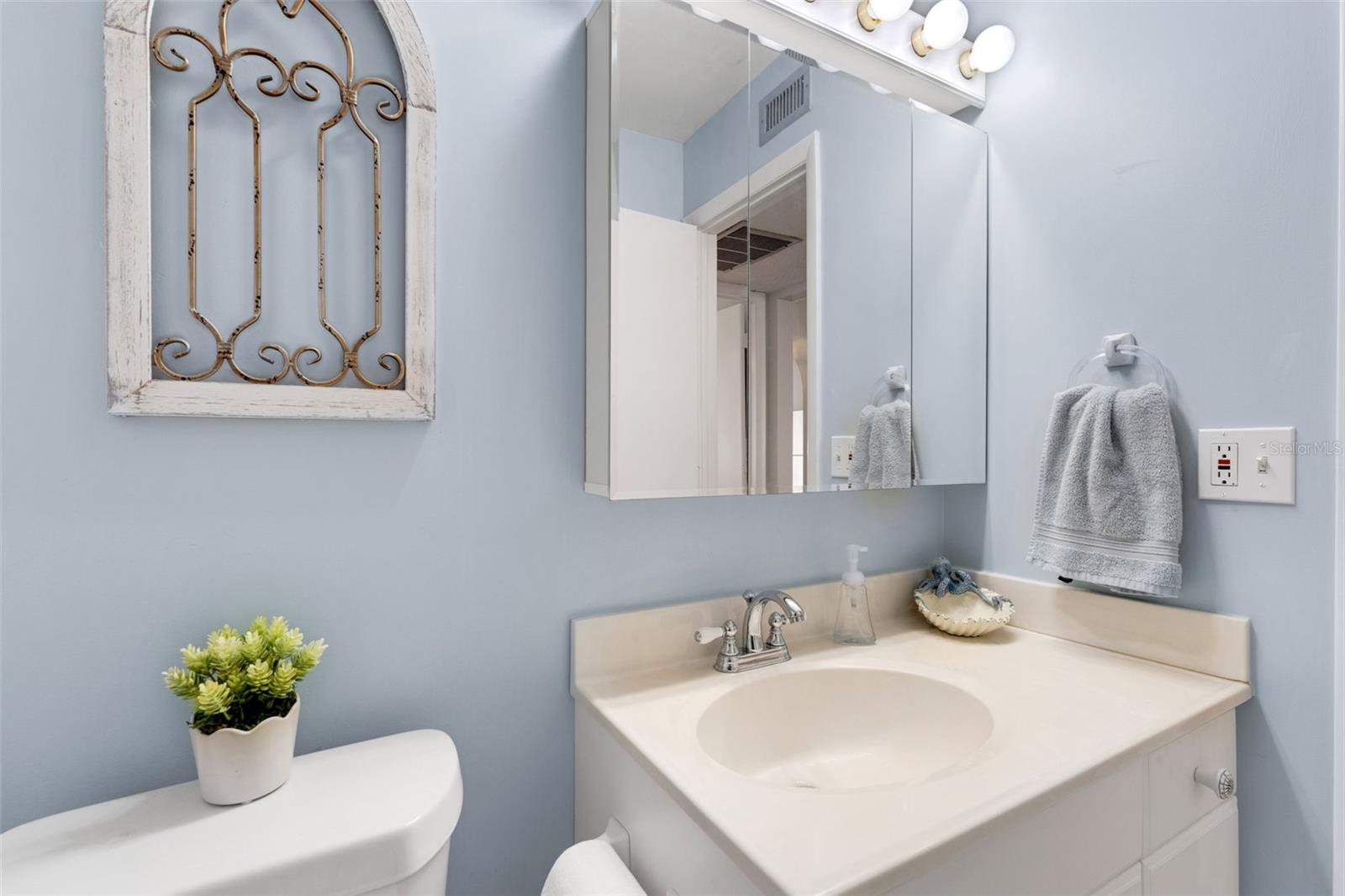 HIGHLAND LAKES MISSION GROVE CONDO - Residential