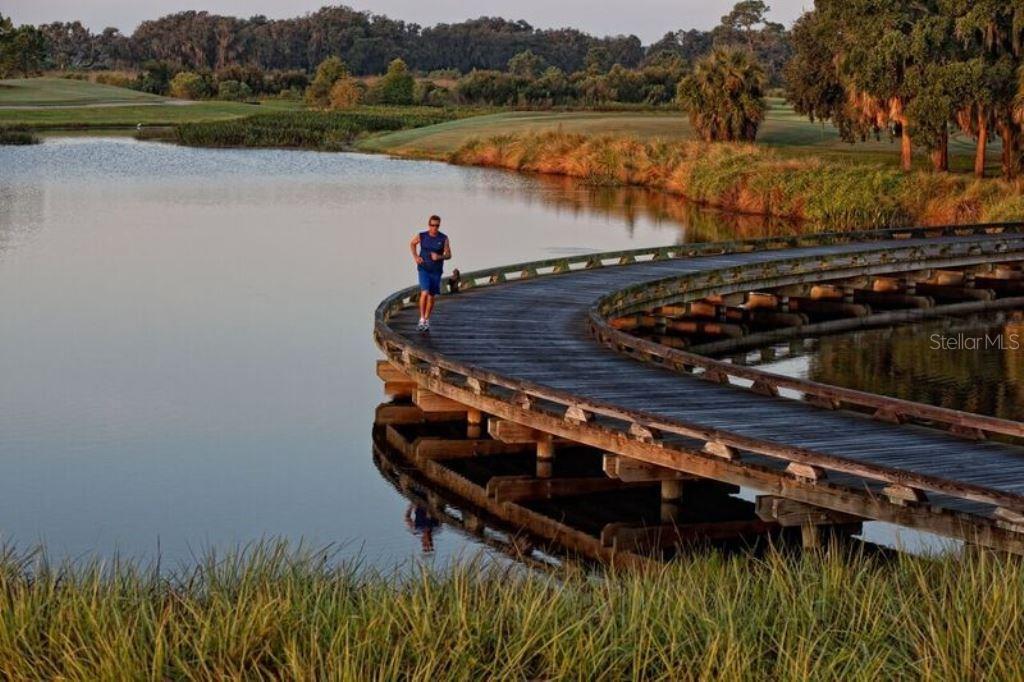 FOUNDERS CLUB - Land