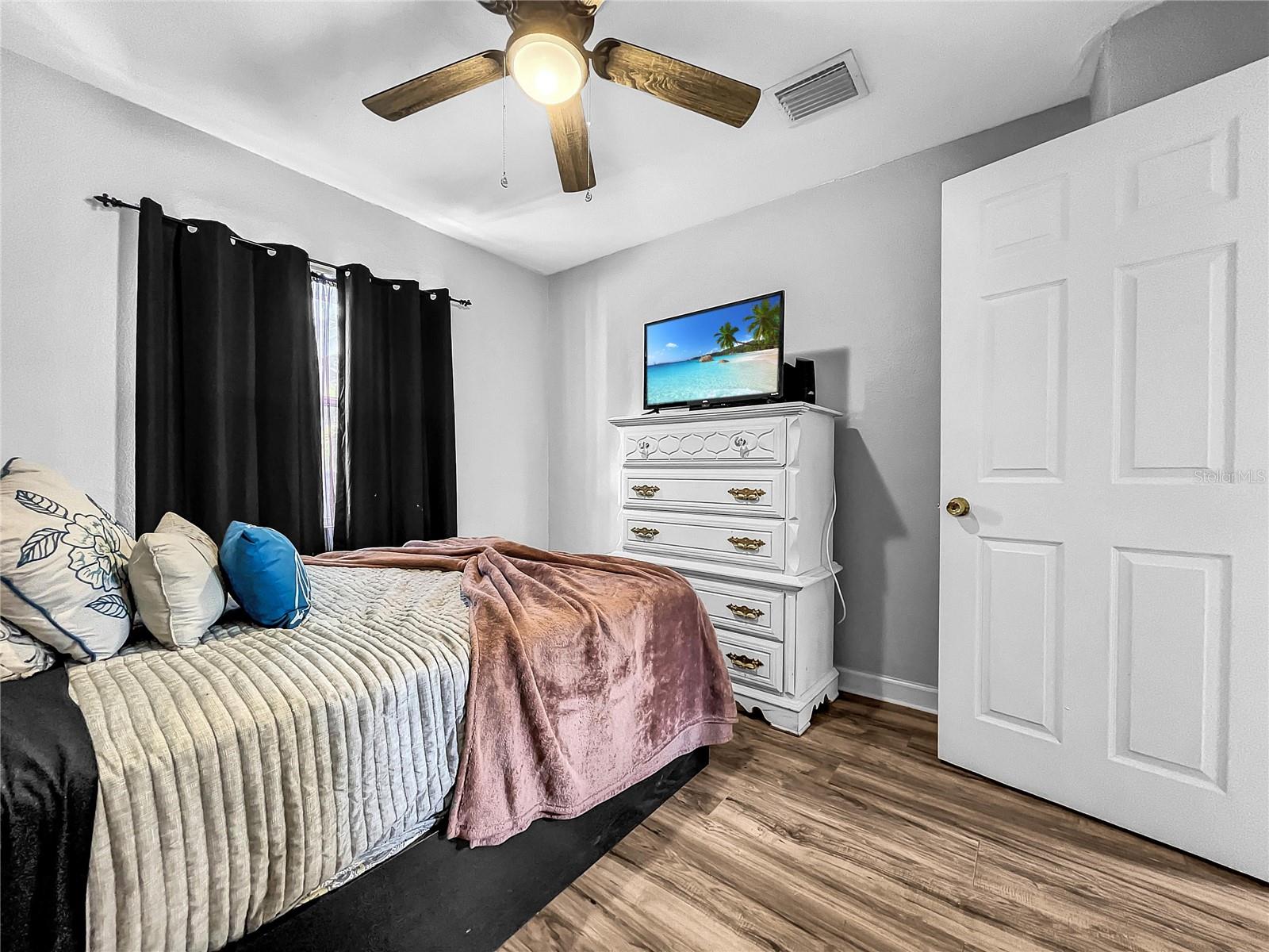 BELLEVIEW COURT - Residential