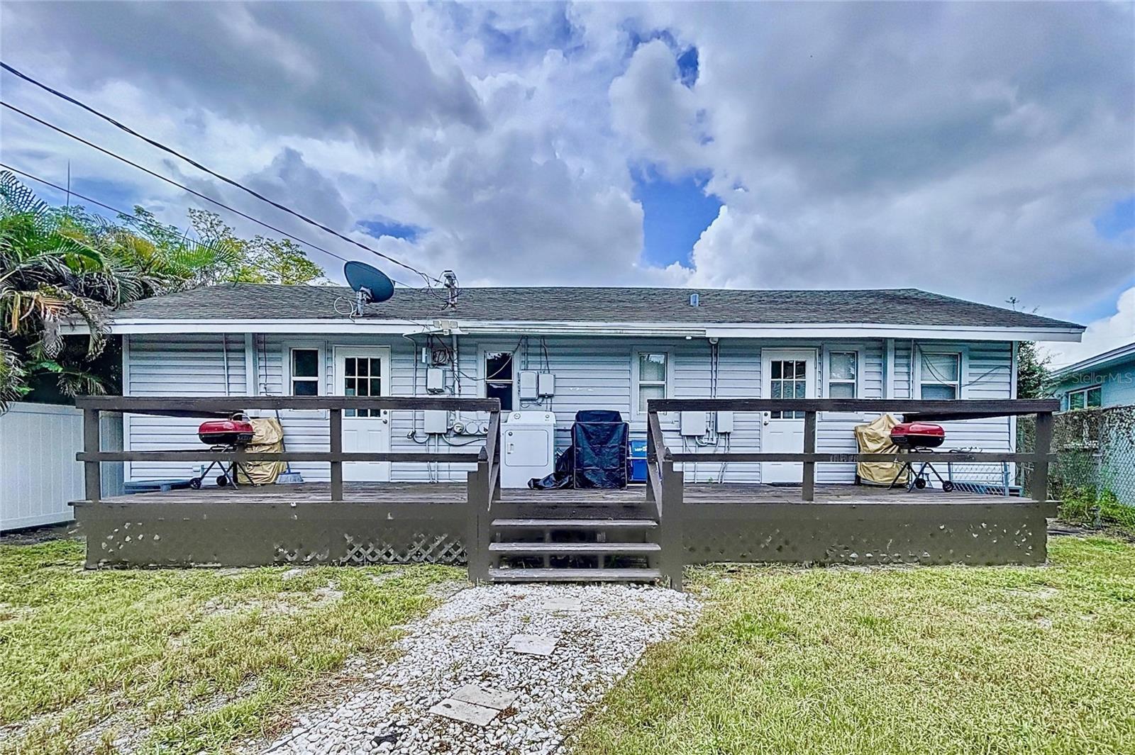 BELLEVIEW COURT - Residential